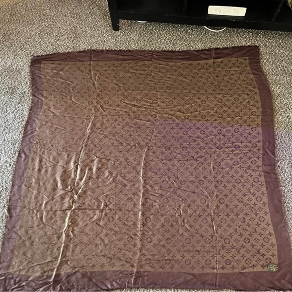 A Louis Classic - Picture 9 of 10